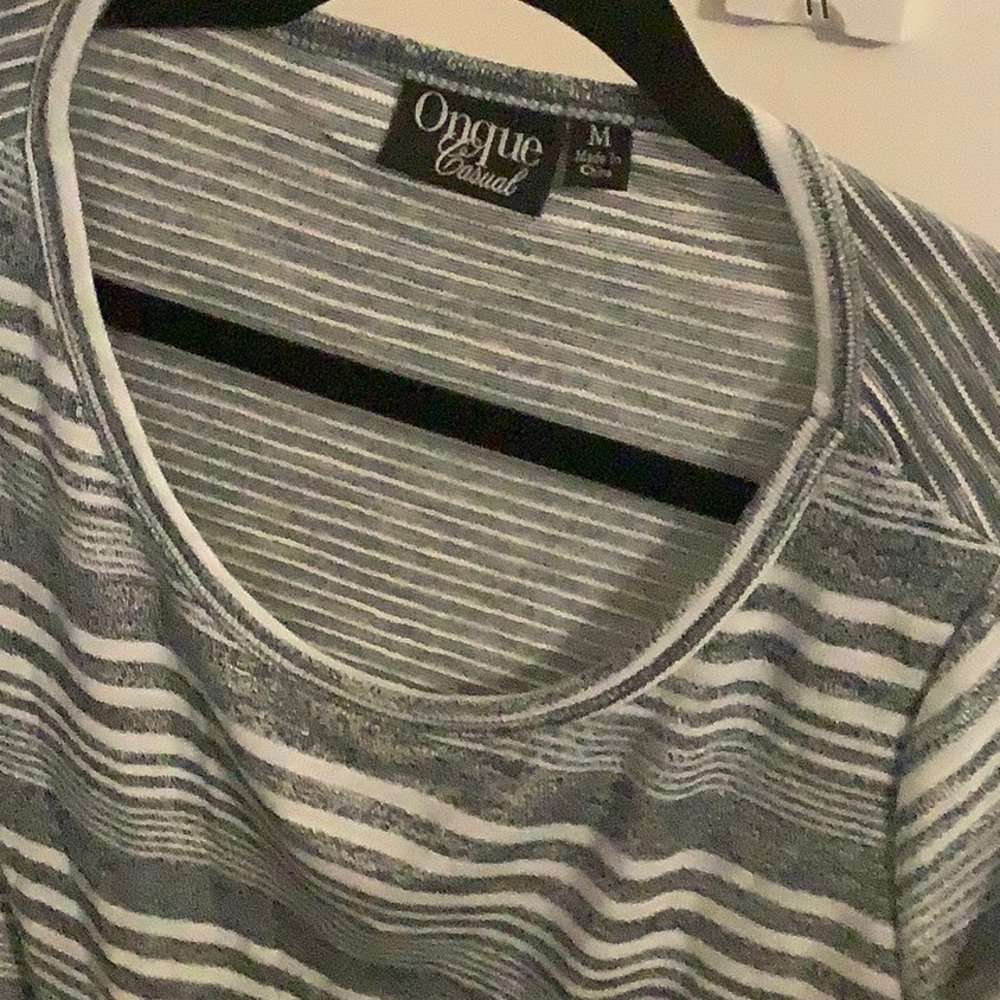 Onque Woman Gray Striped Crew Neck Sweater